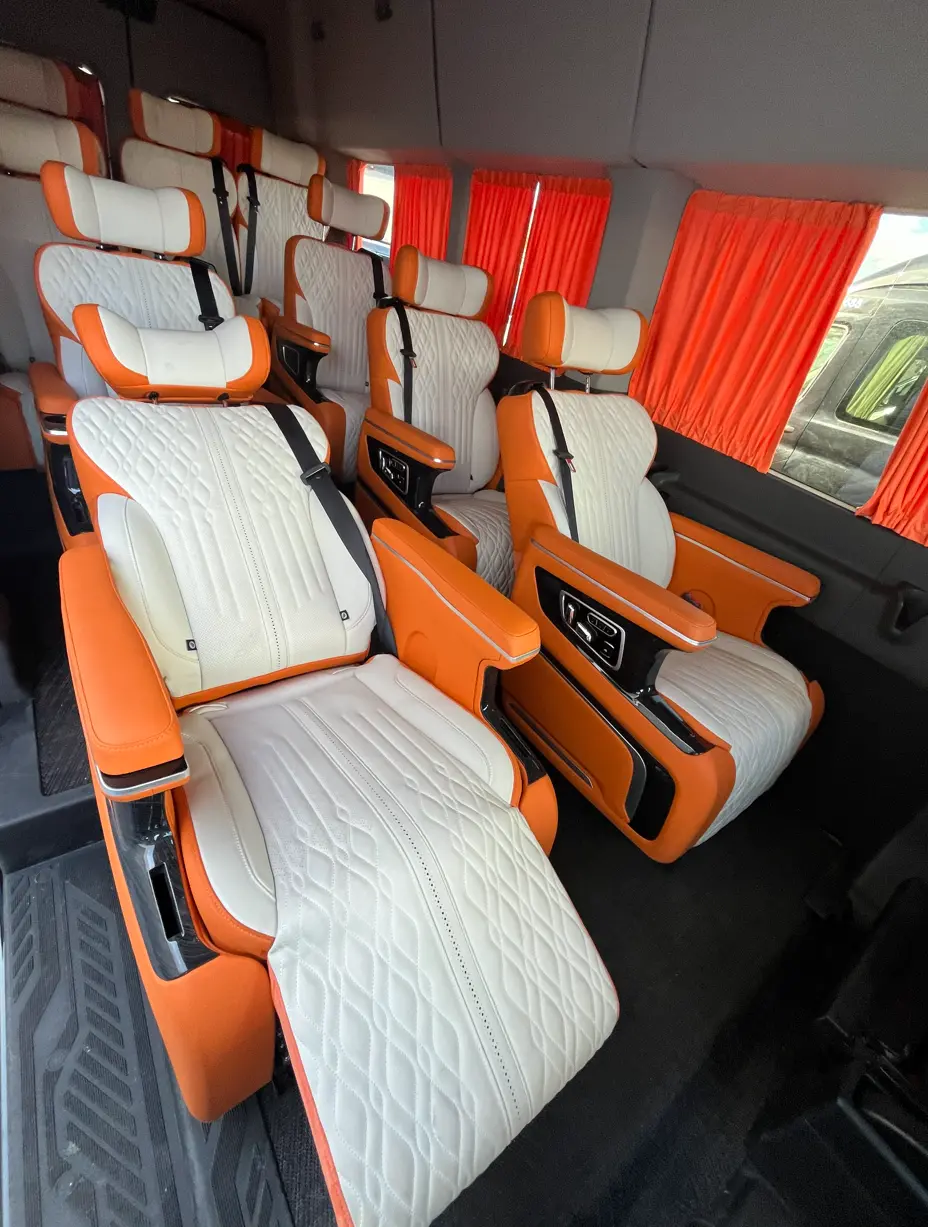 Individual first-class Nappa leather seat with armrests