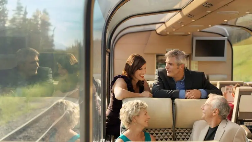 Canadian Rockies Tour featuring Rocky Mountaineer