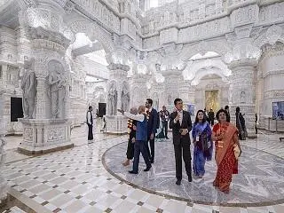 1-Day Tour to BAPS Swaminarayan Akshardham from Queens, NY/Jersey City, NJ (Transportation only)