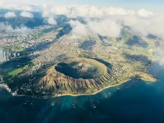 1-Hour Royal Crown of Oahu Rainbow Helicopter Tour from Waikiki hotel area