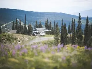 5日游 -班芙-冰河国家公园-贾斯伯-哥伦比亚冰原-露易丝湖-梦莲湖-玛琳峡谷-甘露市（温哥华往返）