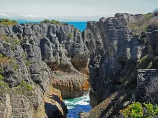 千层薄饼岩 (Pancake Rocks)
