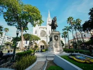 7-Day Galapagos Islands, Santa Cruz Island and Sierra Negra Volcano Tour from Guayaquil with Airport transfer