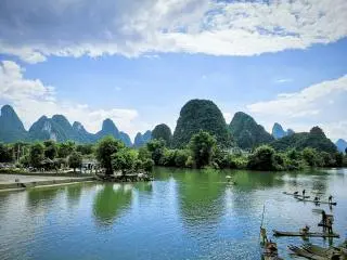 Guilin Essence Tour | 4-Day Guilin, Li River, Yangshuo, West Street, Elephant Trunk Hill and Reed Flute Cave Classic Tour
