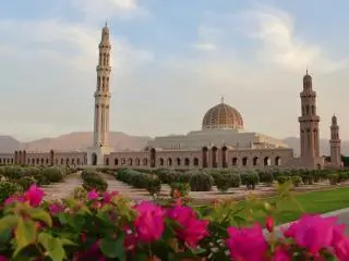7-Day Dubai, Abu Dhabi, Muscat, Classic UAE and Oman Dual-Country Tour from Dubai, ends in Muscat