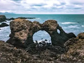 6日游 -【绝美冰岛|冰与火自然探索】黄金圈+冰河湖+钻石沙滩+飞机残骸（雷克雅未克出发）