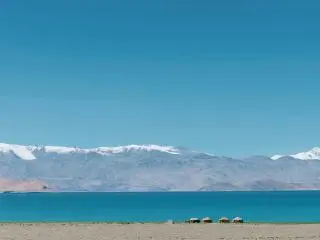 Karakul Lake