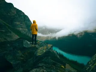 4-Day Rocky Mountaineer Train & Banff Tour: Kamloops, Lake Louise & Moraine Lake from Vancouver (Incl. Breakfast)