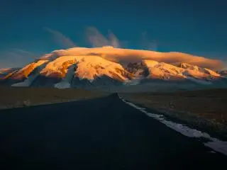 Muztagh Ata Peak