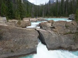 3-Day Canadian Rockies Tour: Banff, Jasper, Yoho, Icefield English Guided Tour from Calgary/Banff - Icefields Hotel Experience