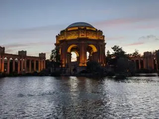6-Day 17 Miles, Big Sur, Monterey, San Francisco, Yosemite and Theme Park Tour from Los Angeles with Airport Transfers