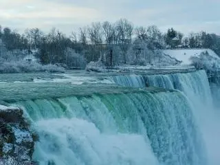 5-Day Philadelphia, Washington DC, Boston, Niagara Falls and  3 Top Universities Tour from New York | 12-Guest Mercedes