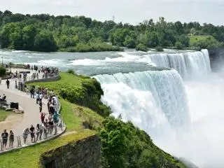 5-Day Washington DC, Boston, Niagara Falls and  3 Top Universities Tour from New York | 12-Guest Mercedes