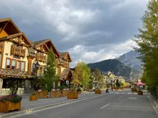 5-Day Winter Canadian Lakes, Banff, Yoho, Johnston Canyon and ...