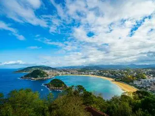 4-Day Northern Spain Town &amp; Culture Escape: Shell Bay &amp; Art Landmarks Tour from Madrid