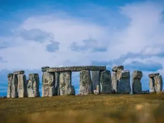 1-Day Stonehenge and Bath Tour from London