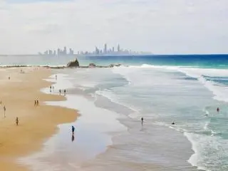 黄金海岸4日游-梦幻世界-危险角-热带水果园（黄金海岸机场接送，入住冲浪者天堂附近四星级酒店）