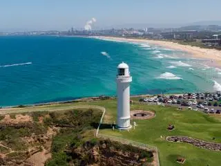 1-Day Wollongong and Nan Tien Temple Tour from Sydney