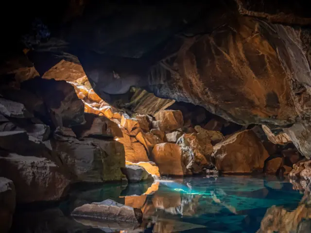 水帘洞 (Penn's Cave) 水帘洞 (Penn's Cave)