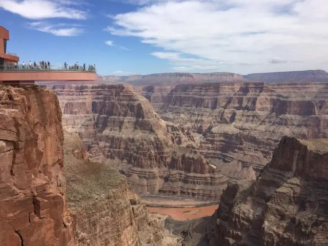 玻璃桥 (Skywalk Glass Bridge)