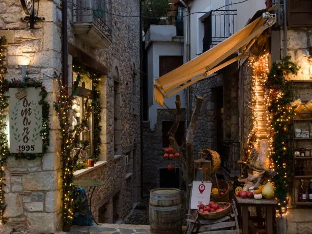 阿拉霍瓦小镇 (Arachova, GREECE)