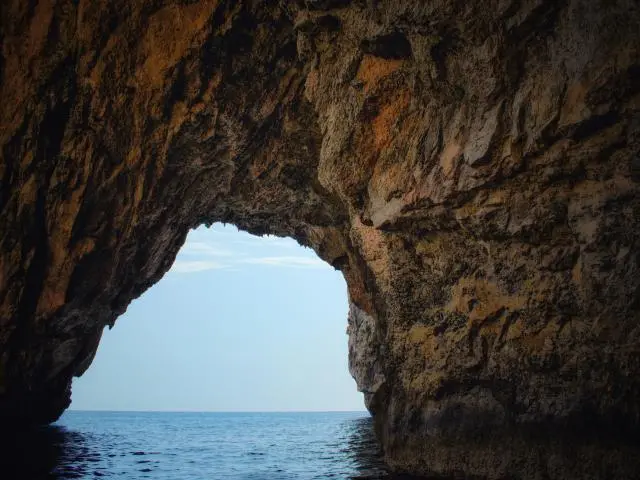 蓝洞 (Blue Grotto, Malta)