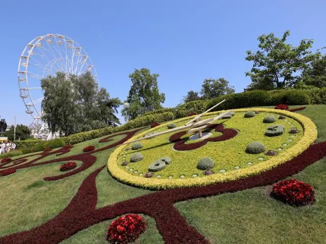 日内瓦花钟 (Flower Clock)