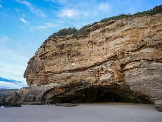洞穴海滩 (Cave Beach)