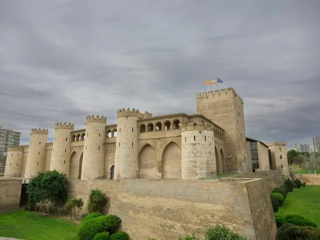 阿尔哈菲莉亚宫 (Aljaferia Palace)