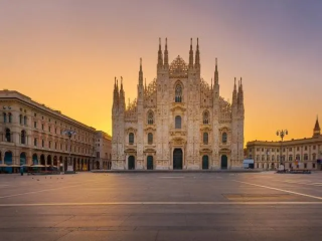 大教堂广场 (Piazza del Duomo)
