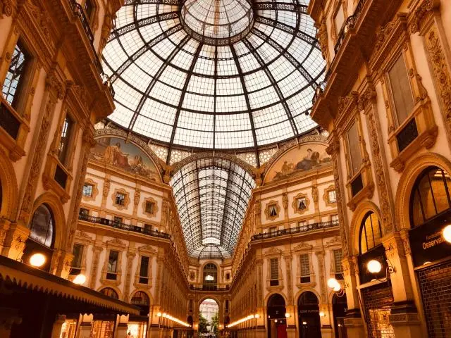 埃马努埃莱二世拱廊 (Galleria Vittorio Emanuele II)