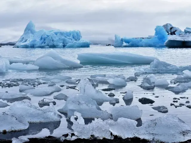 杰古沙龙冰湖 (Jokulsarlon) 杰古沙龙冰湖 (Jokulsarlon)