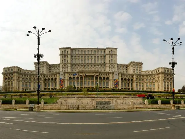 议会宫 (Palace of the Parliament)