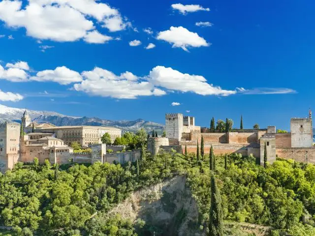 马拉加城堡 (Gibralfaro Castle)