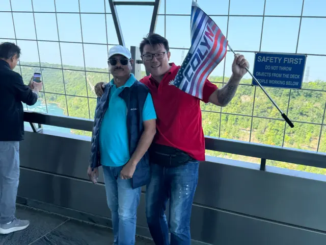 TakeTours travelers on tour, photo 2
