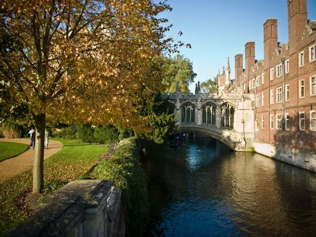 叹息桥 (Bridge of Sighs)