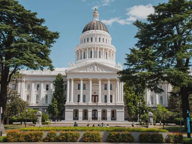 加州州议会大厦 (California State Capitol)