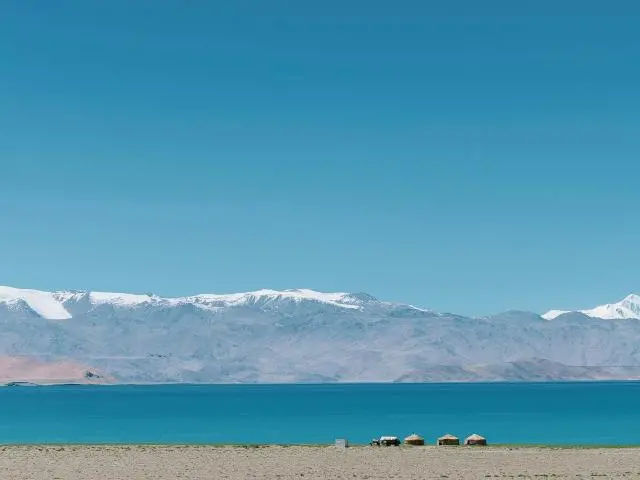 卡拉库里湖 (Karakul Lake)