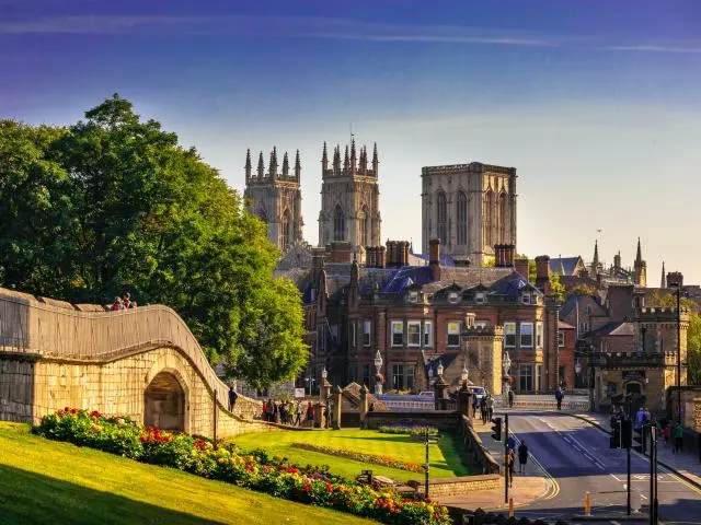 古罗马城墙 (York City Walls)