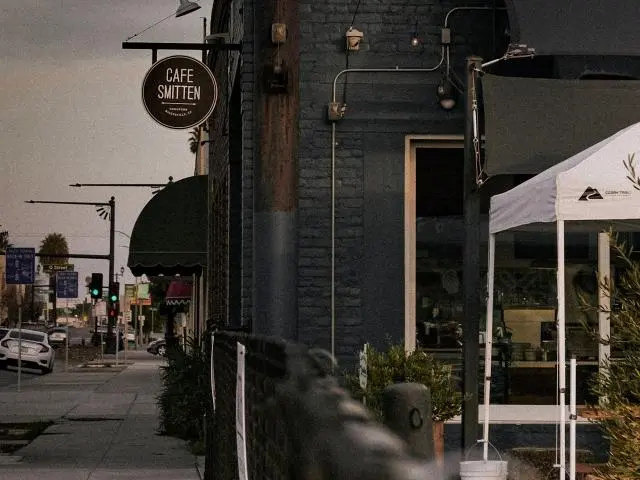 贝克斯菲尔德 (Bakersfield, CA) 贝克斯菲尔德 (Bakersfield, CA)