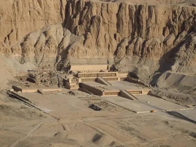 哈特谢普苏特女王神庙 (Mortuary Temple of Hatshepsut)