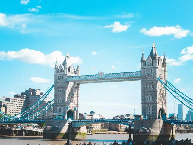 伦敦塔桥 (Tower Bridge)