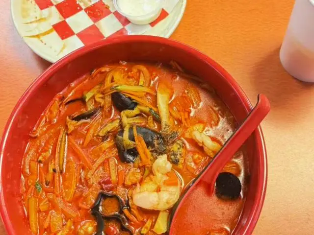Varied meal options along the route