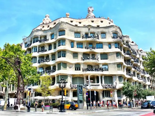 米拉之家 (Casa Mila)