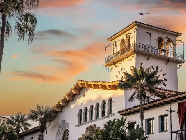 圣芭芭拉城市法院 (Santa Barbara County Courthouse) 圣芭芭拉城市法院 (Santa Barbara County Courthouse)