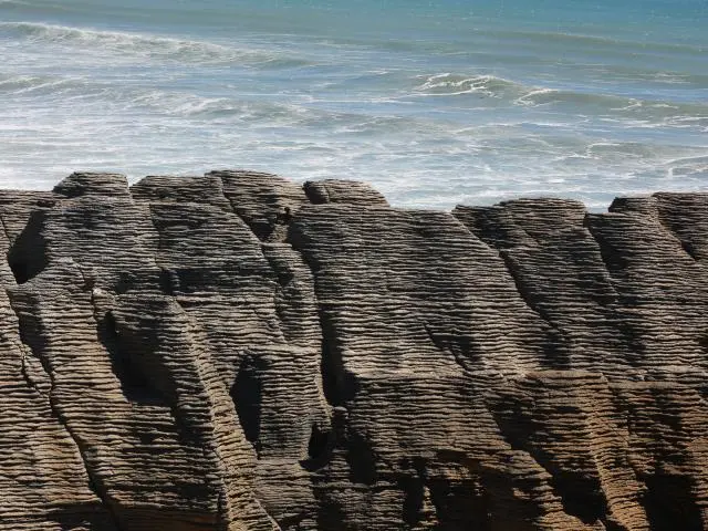 千层岩 (Pancake Rocks and Blowholes)
